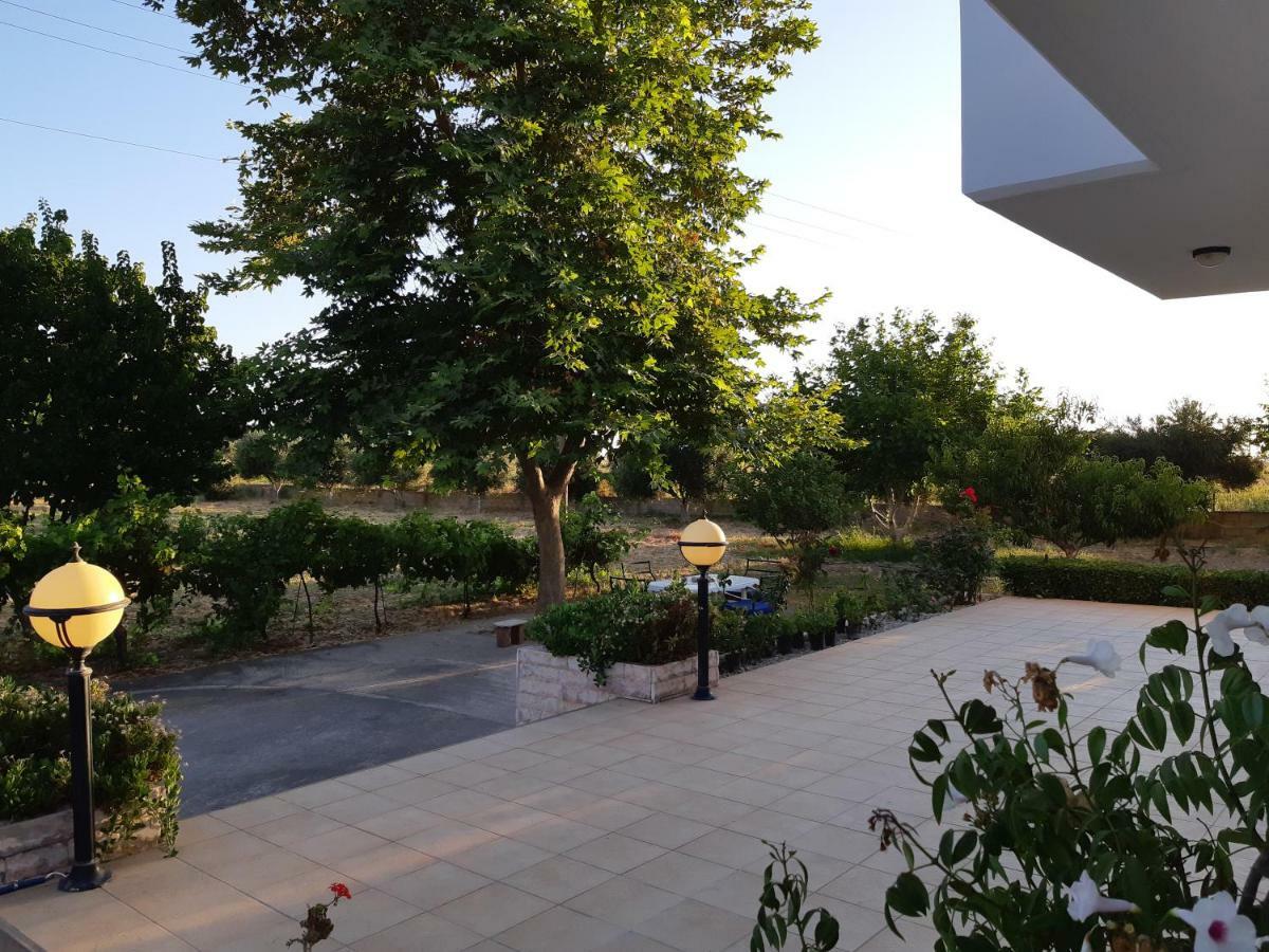 Вилла Swan House Panoramic View - Near The Sea Ziparion Экстерьер фото